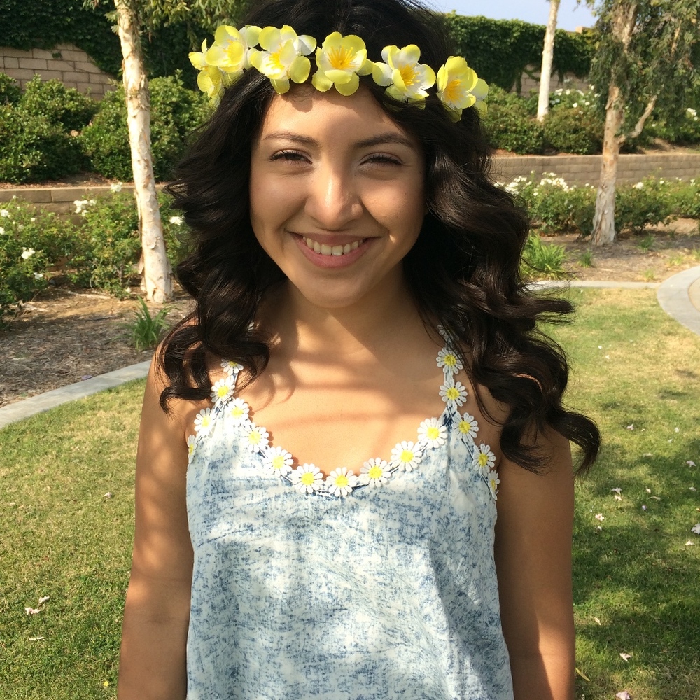 Blue Acid Wash Daisy Racerback Cropped Top - Picture 2 of 6